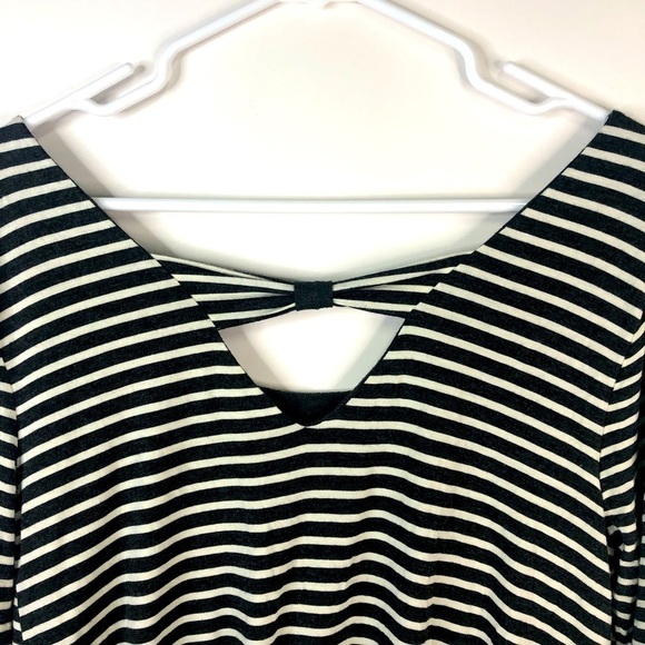 Skies are Blue charcoal gray cream stripe v-neck long sleeve top layer look M - Picture 6 of 10